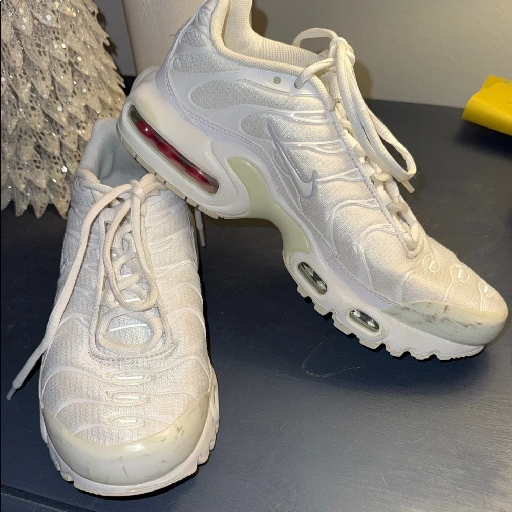Nike TN AIR SB ZOOM WHITE MIDS Sneakers Youth 6 athletic athleisure minimalist